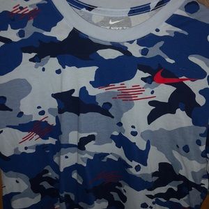 camo nike tee